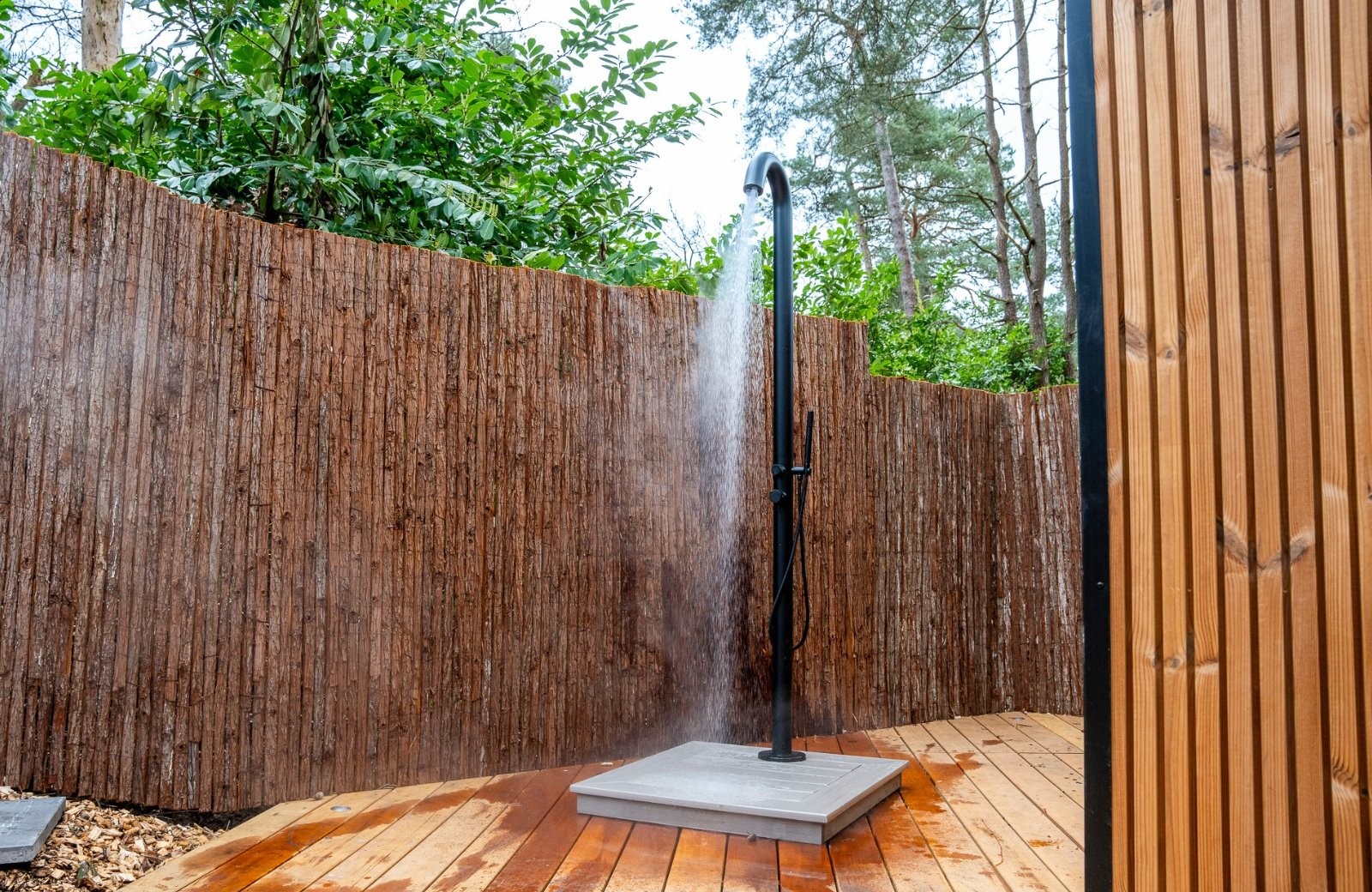 Buitendouche tiny house drenthe