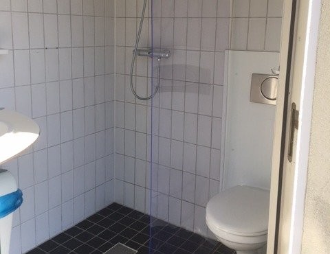 Rondeunit met douchescherm jpg